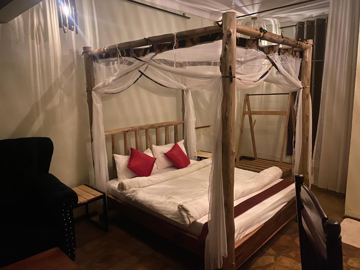 Afro Smile Hotel & Guest House - 진자 외부 사진