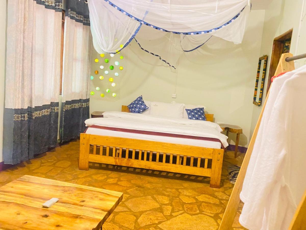Afro Smile Hotel & Guest House - 진자 외부 사진