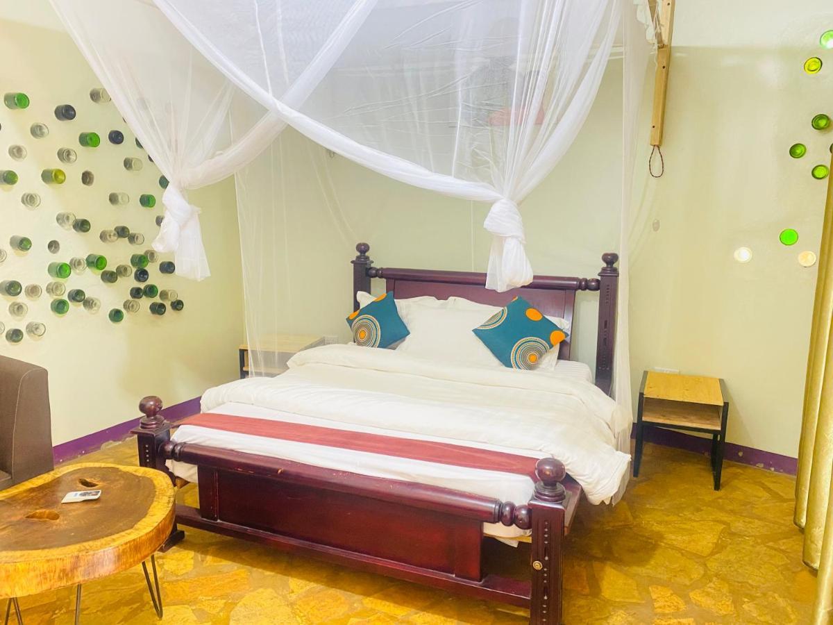 Afro Smile Hotel & Guest House - 진자 외부 사진